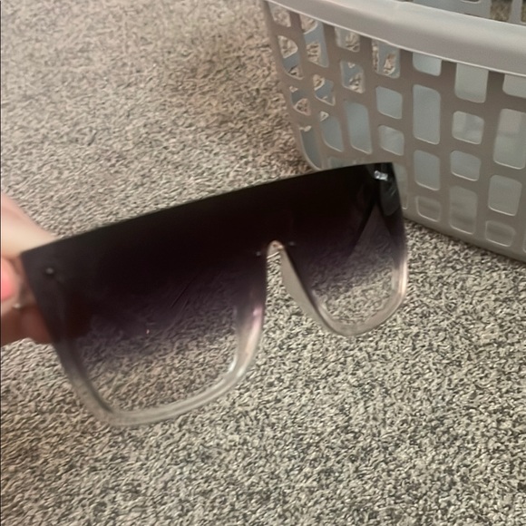 Quay Black Gradient Sunglasses - Picture 2 of 3